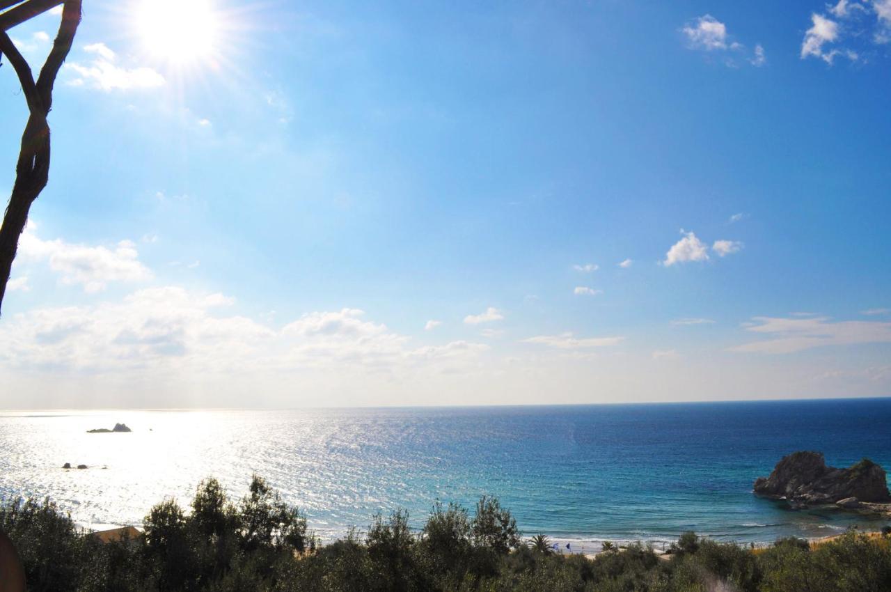 Luxury Loft Apartment With Pool - Pelekas Beach, Corfu Eksteriør bilde